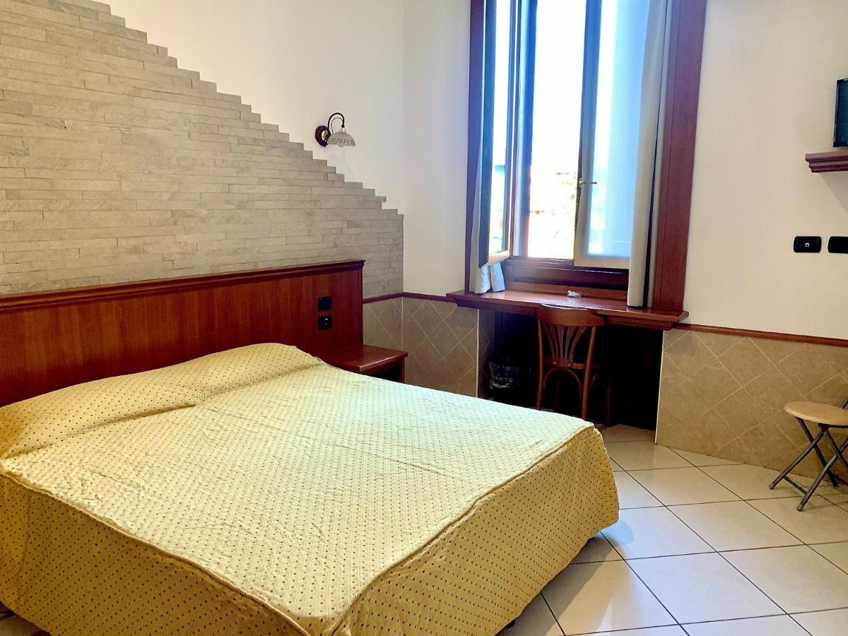 Hotel Astrid Mediolan Zewnętrze zdjęcie
