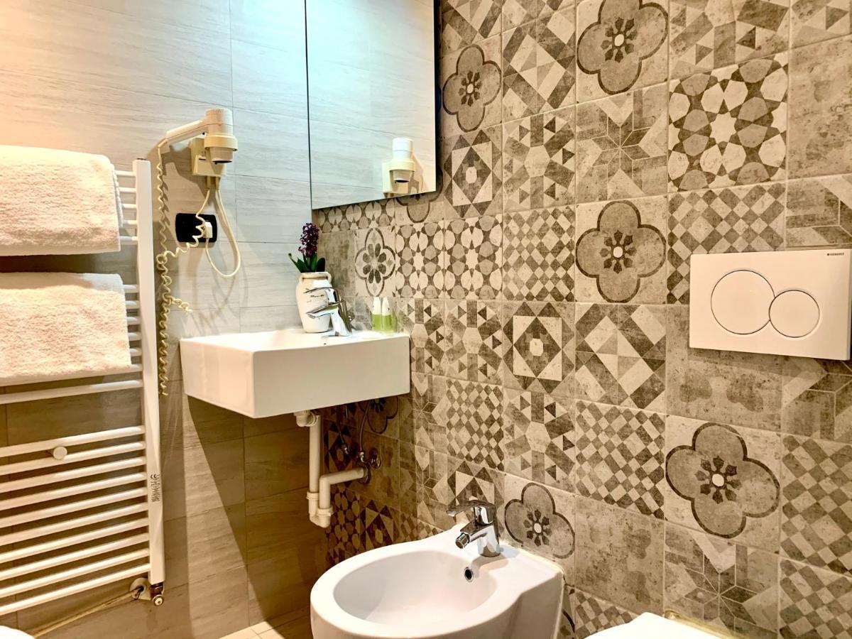 Hotel Astrid Mediolan Zewnętrze zdjęcie
