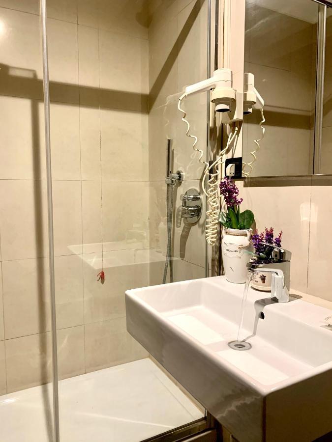 Hotel Astrid Mediolan Zewnętrze zdjęcie