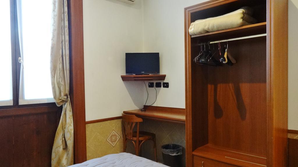 Hotel Astrid Mediolan Zewnętrze zdjęcie