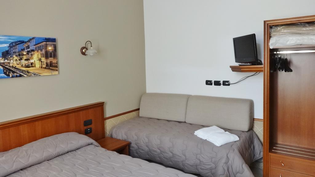 Hotel Astrid Mediolan Zewnętrze zdjęcie