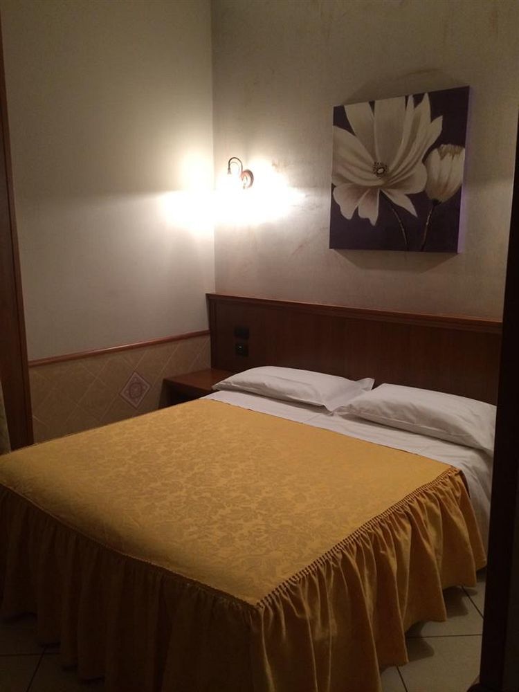 Hotel Astrid Mediolan Zewnętrze zdjęcie