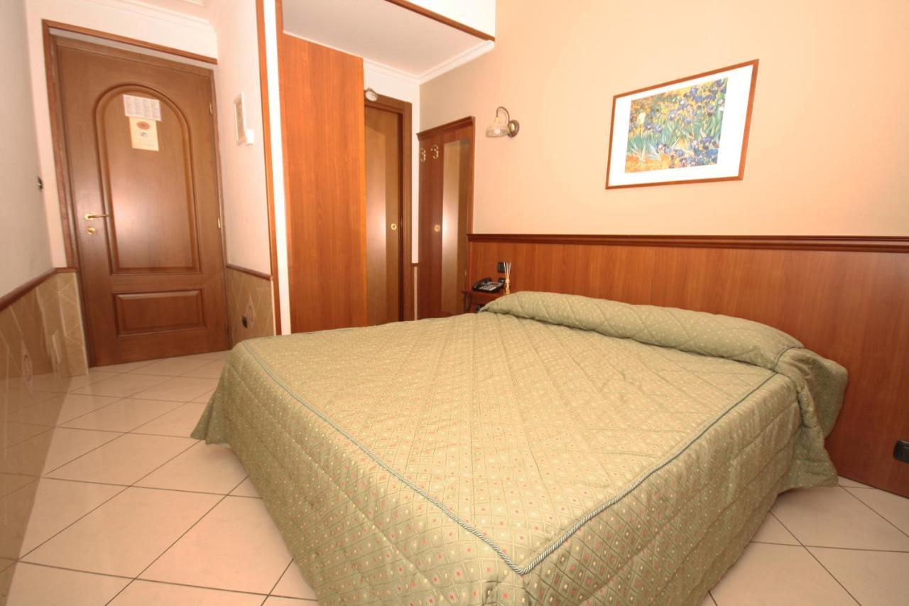 Hotel Astrid Mediolan Zewnętrze zdjęcie